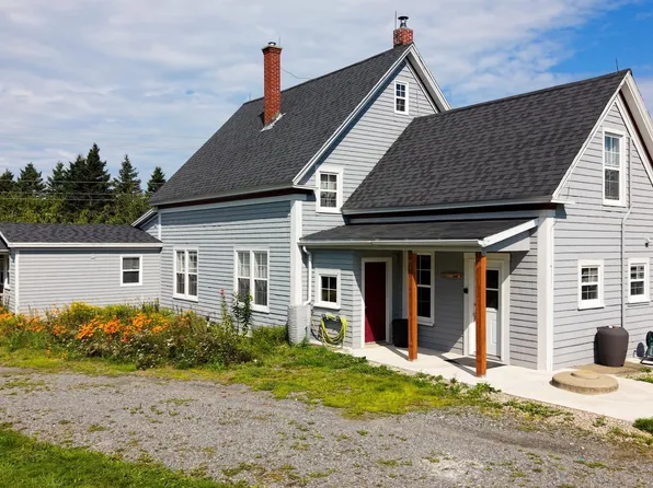 860 Highway 3, Middle East Pubnico, NS B0W 2A0