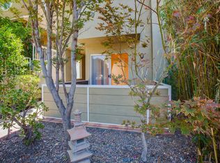 4446 Finley Ave APT 101, Los Angeles, CA 90027