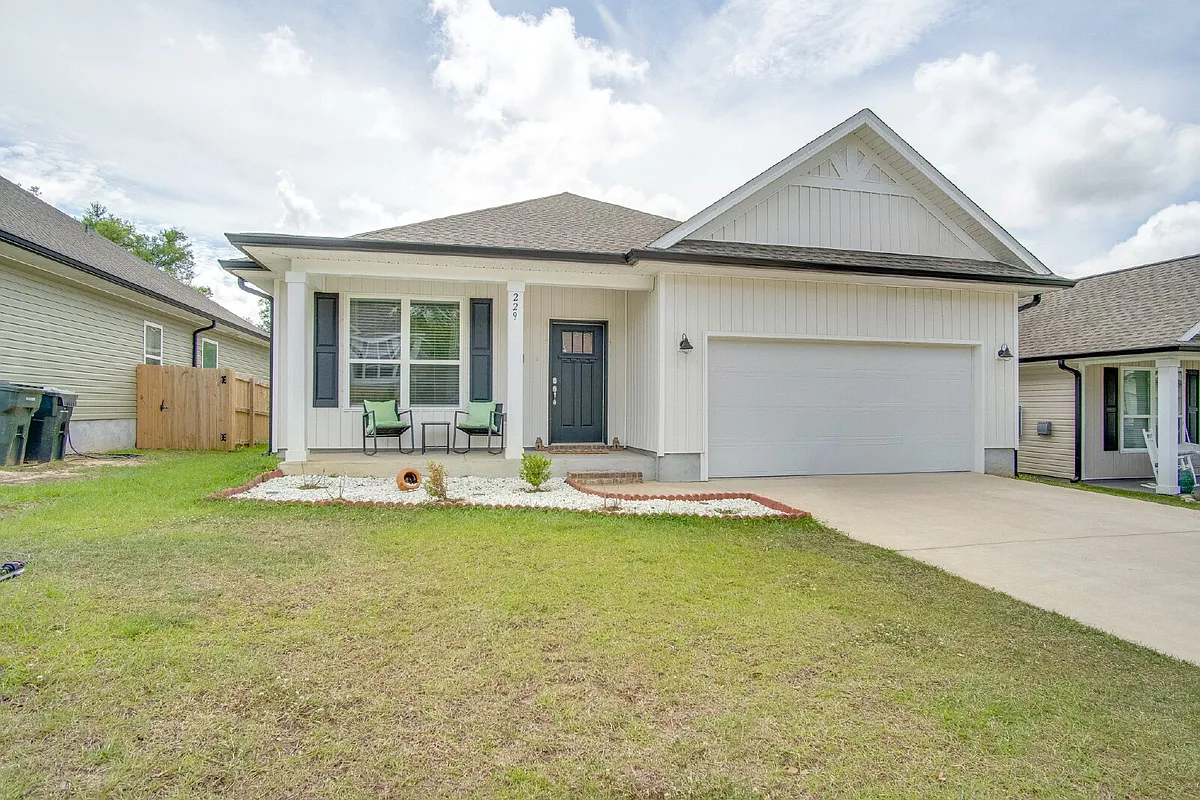 Building Photo - 229 Camellia Dr