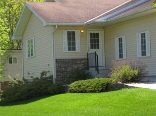 748 James Ave, Mankato, MN 56001