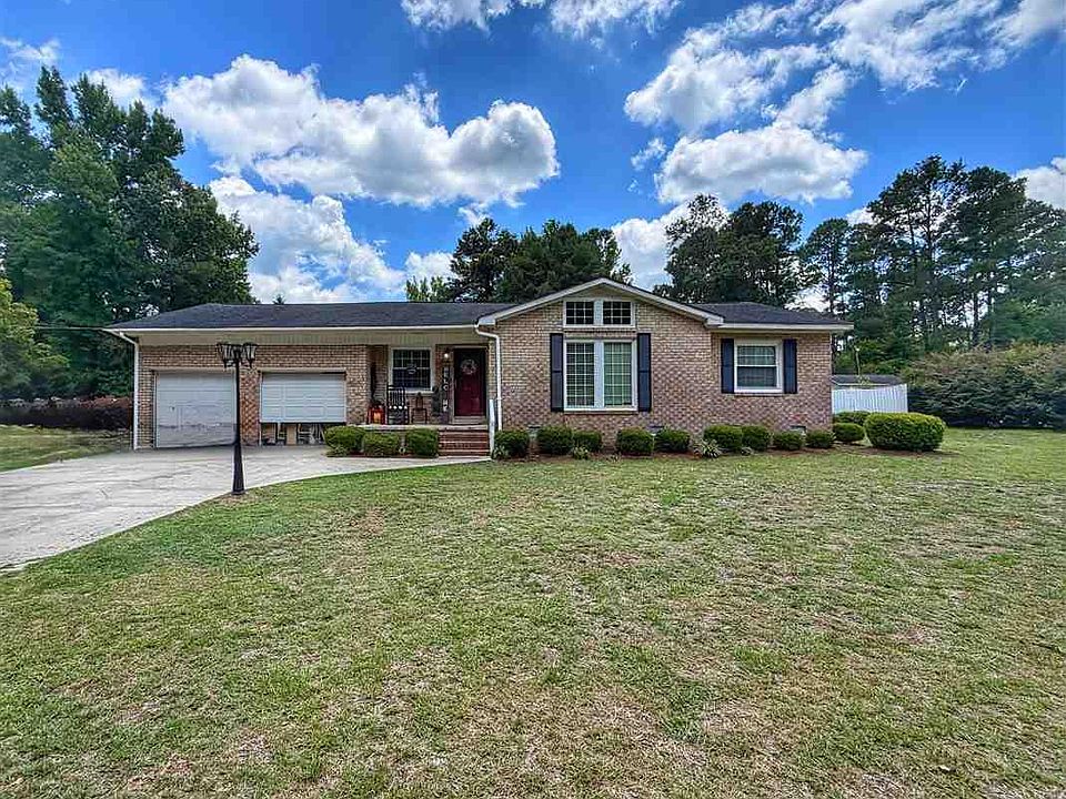 1st image of 546 Lakeside Ct