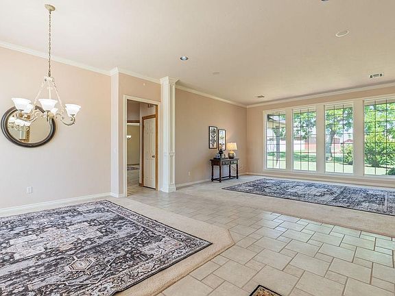 5th image of 1402 Nottingham Pl