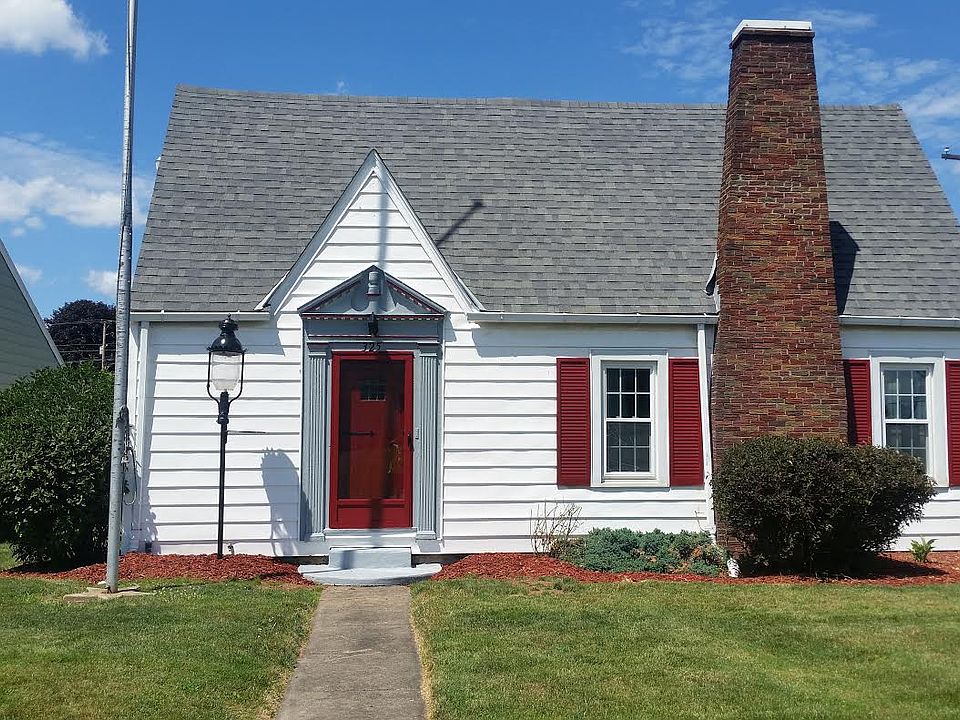 1st image of 325 Elm St