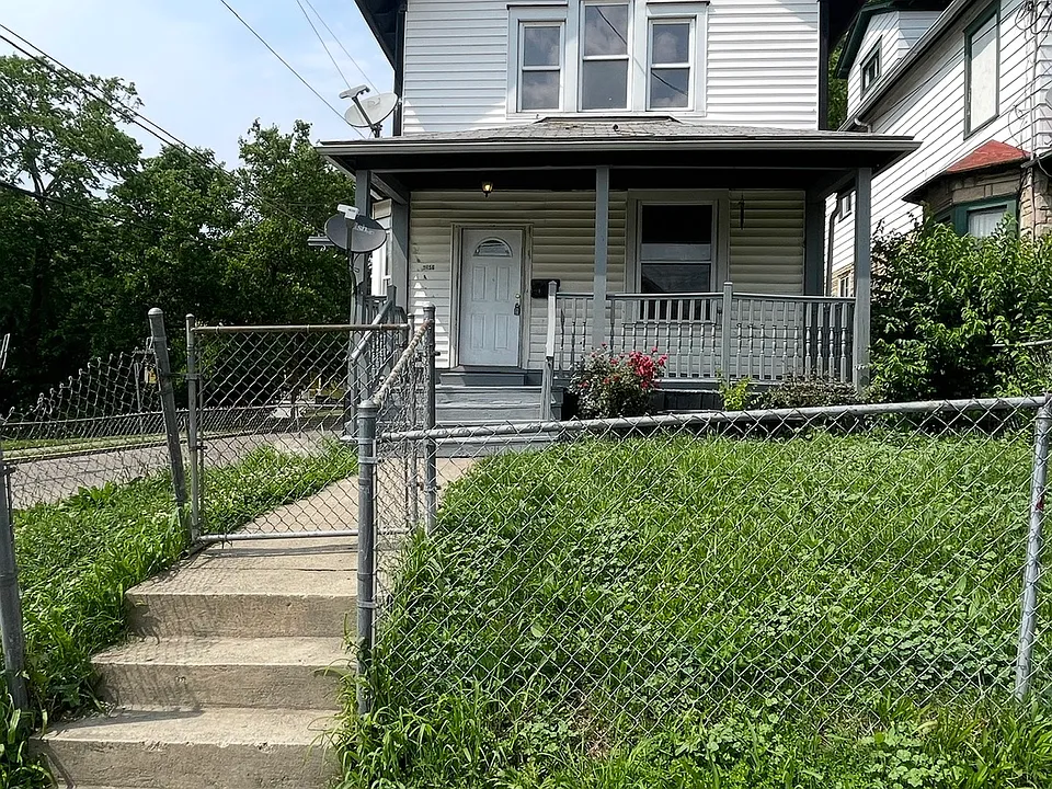 3456 Price Ave