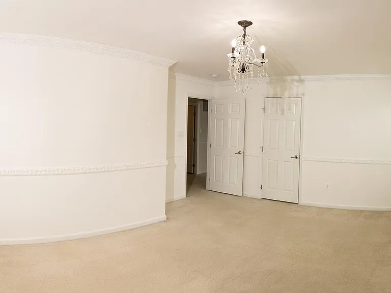 18136 Prestwick Ter — Photo 19