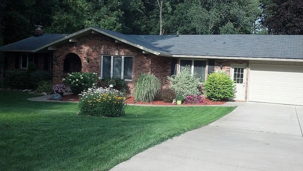2511 Kathleen Dr photo 1