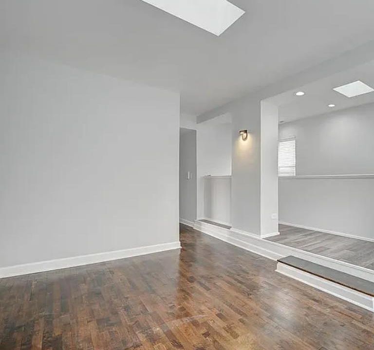 1st image of 959 N Wolcott Ave Unit 2