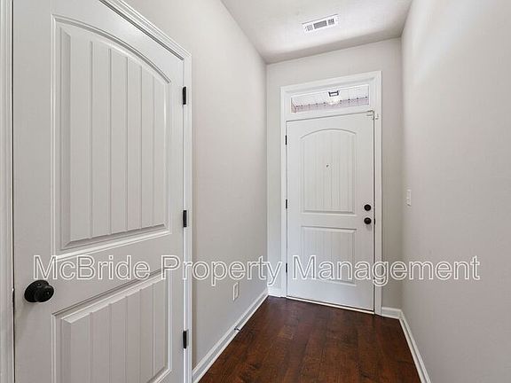3rd image of 857 Westlawn Dr