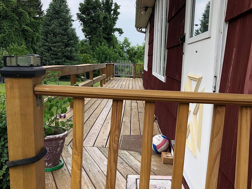 Front Entry Deck View