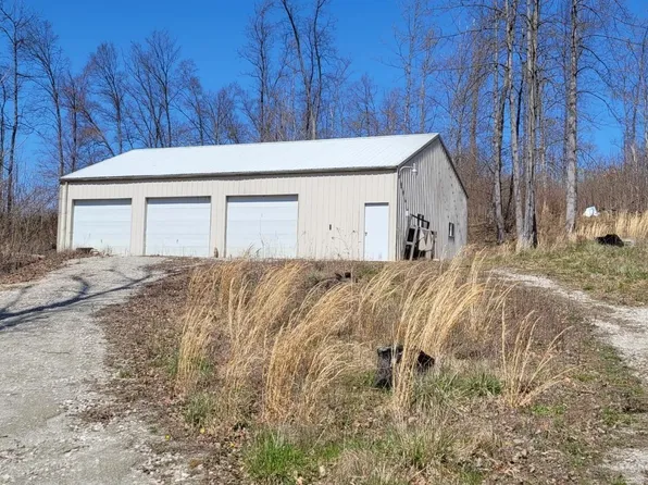 1705 S Leatherwood Rd, Bedford, IN 47421