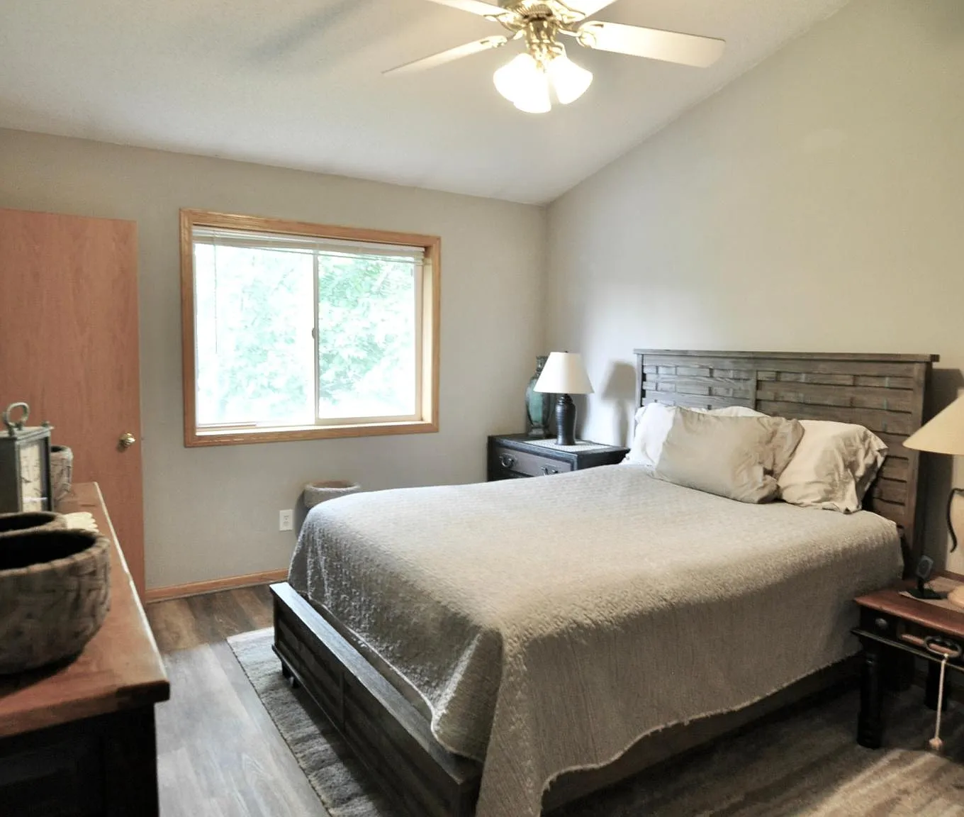 5 bed, 2462 sqft, $2,899 — Photo 4