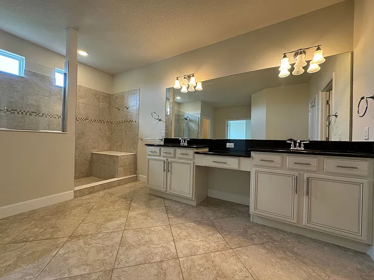 12119 Uleta Ln — Photo 38