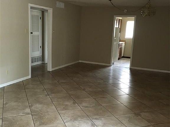 4th image of 7126 Orizaba Ave