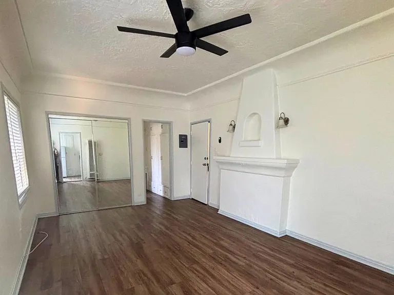 1217 Cedar Ave — Photo 3