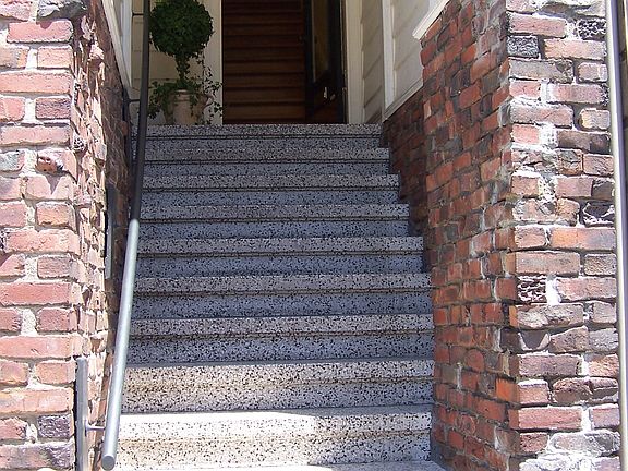 Front door staircase
