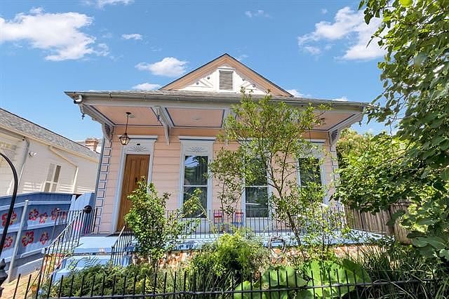 1st image of 717 Dufossat St