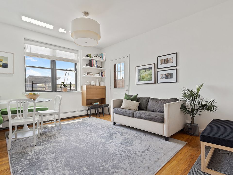 1st image of 344 De Graw St #5A