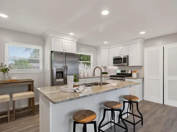 214 Martha Lee Dr, Hampton, VA 23666