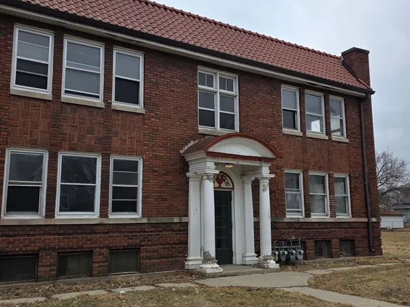 Huge 2-bedroom units, 1325 Parmele St #1S, Rockford, IL 61104