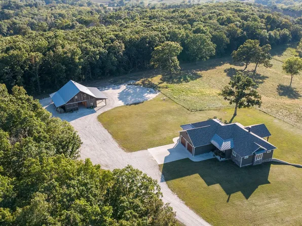 11998 E Highway 32, Stockton, MO 65785