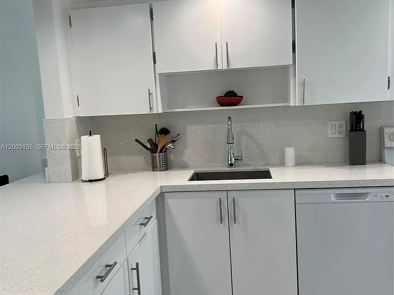 240 Galen Dr #302 — Photo 3