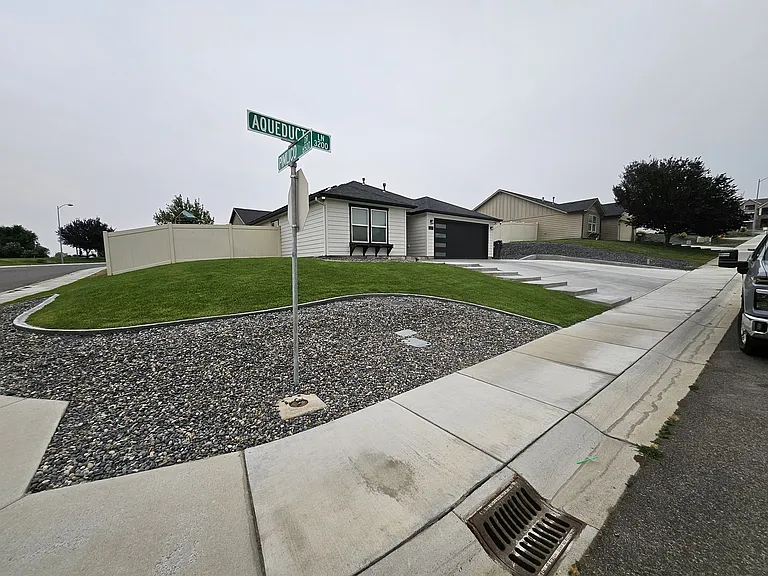 3216 Aqueduct Ln — Photo 3