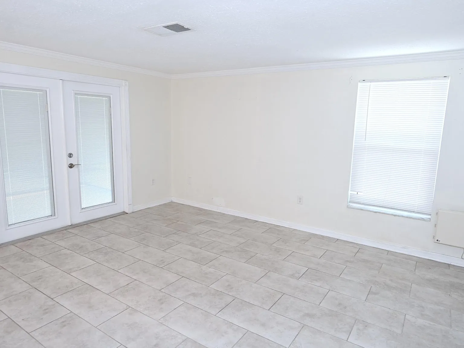 2 bed, 1120 sqft, $1,699 — Photo 3