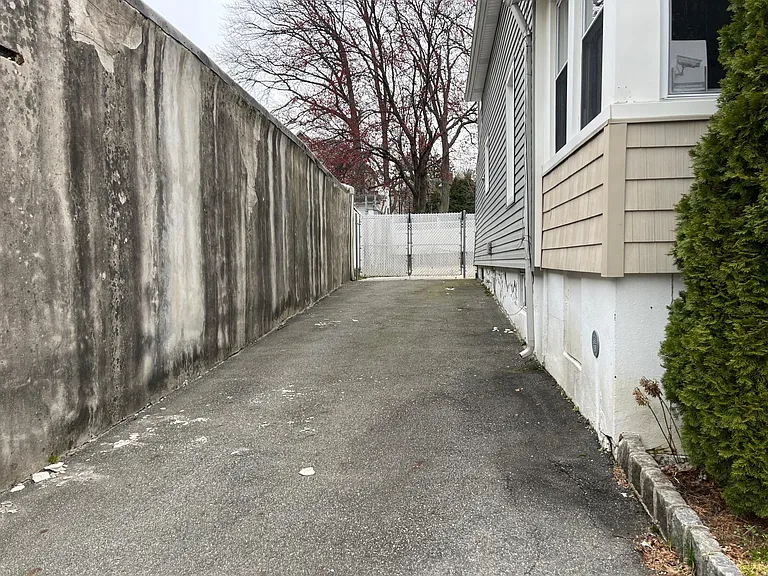 161 Greenleaf Ave — Photo 12