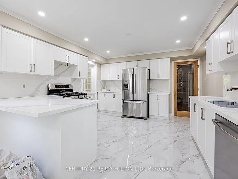 81 Ennisclare Pl — Photo 17