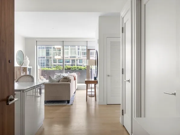 133 Seaport Blvd Unit 520, Boston, MA 02210