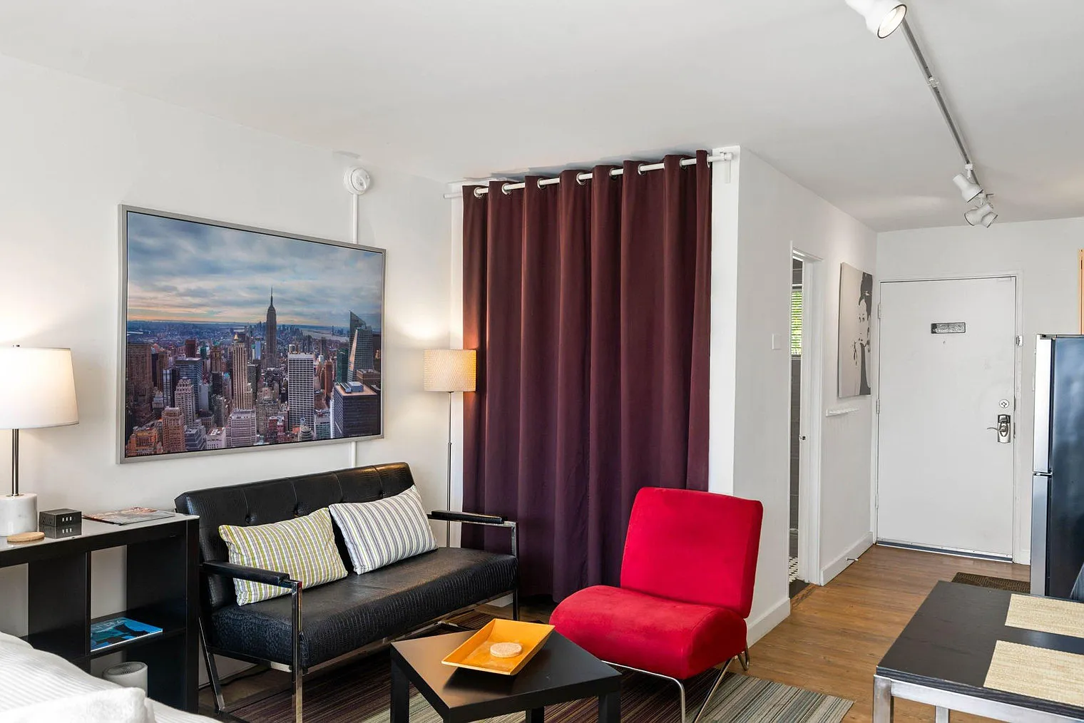 1 bed, 1.0 bath, 301 sqft, $2,925 — Photo 4