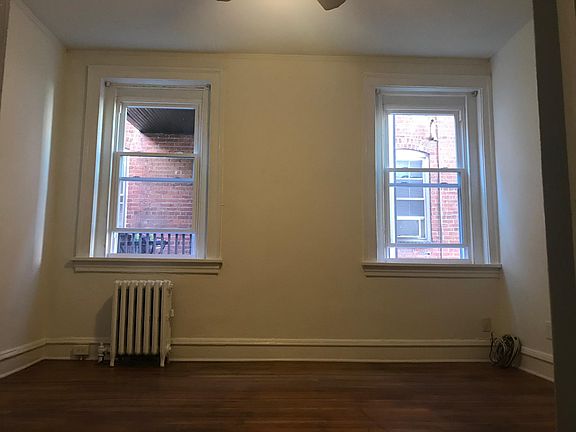 4th image of 801 N Sheppard St