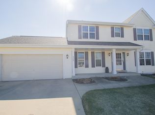 909 Steeplechase Dr, Watertown, WI 53094