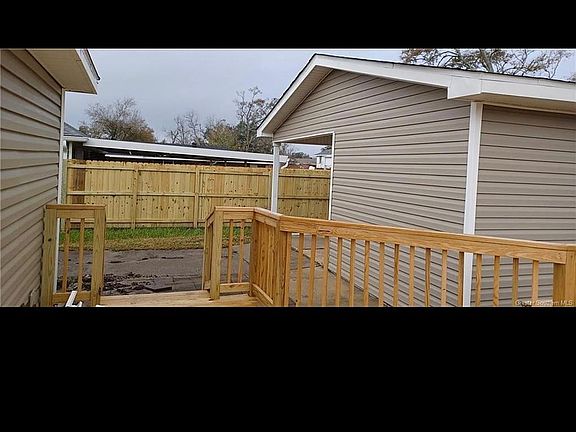 4th image of 416 Tamarack St