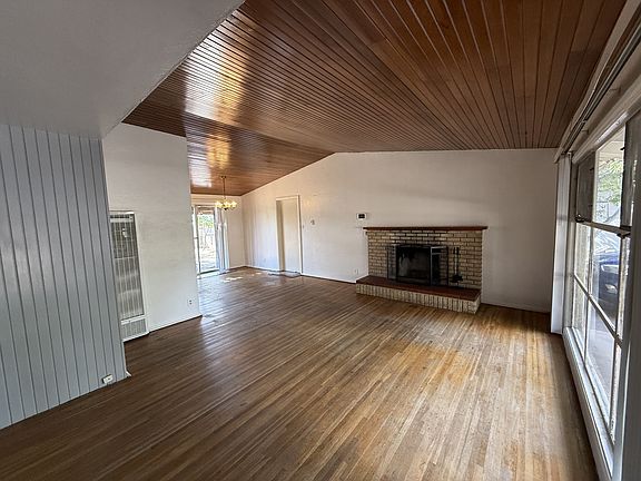 4th image of 3213 San Pedro Dr NE #1