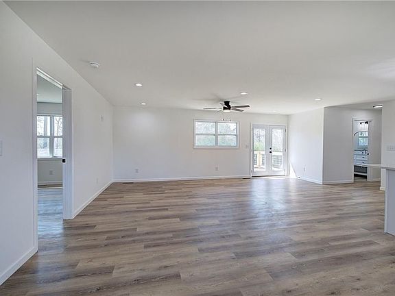 5th image of 516 Baxter Rd #D
