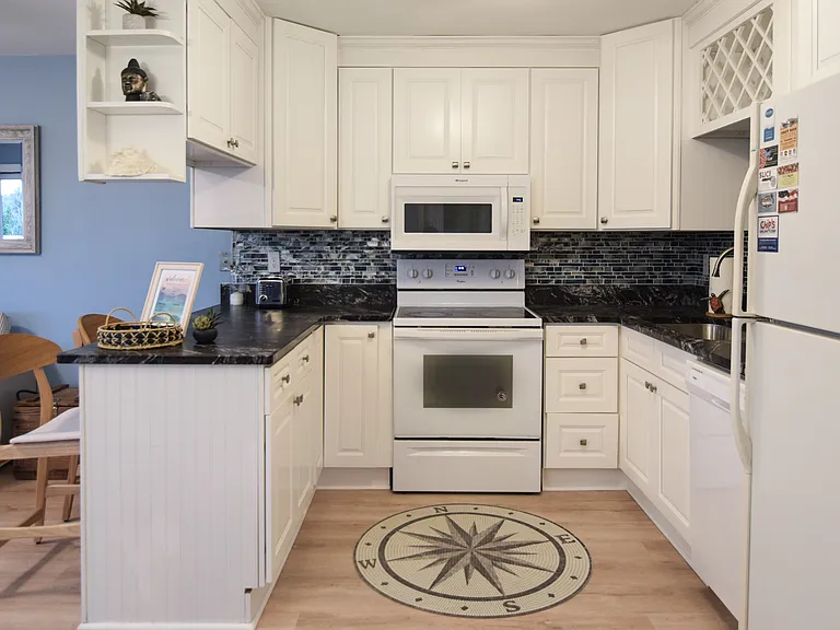 2801 Seahorse Ct — Photo 10