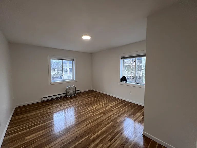 50 Seymour St #8 — Photo 7