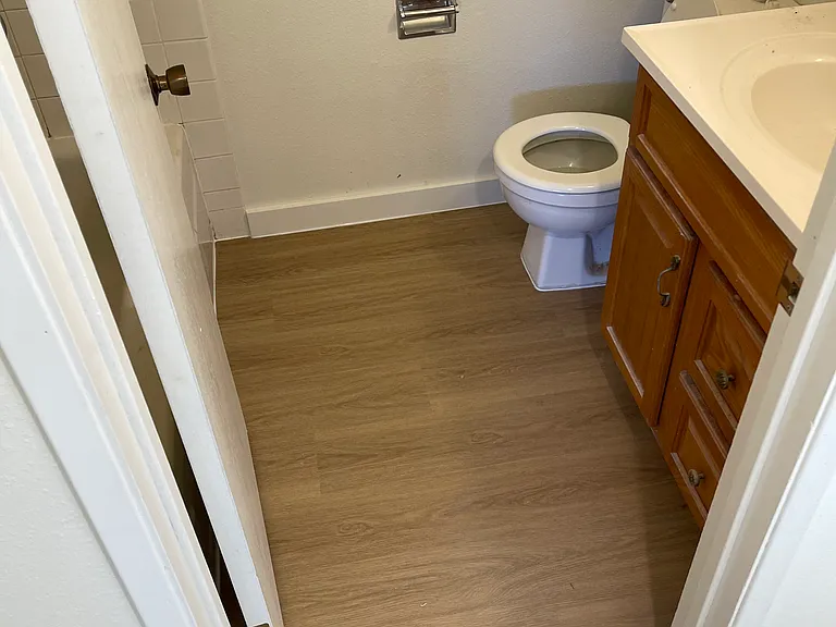827 Water St #C — Photo 23