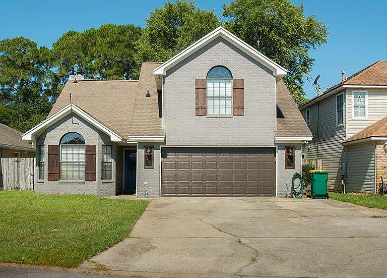 1066 Windmill Dr — Photo 1