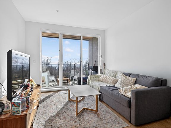 3rd image of 9580 Tower Rd #206