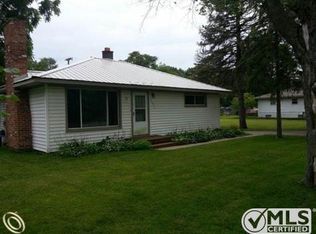 9075 Cooley Lake Rd, White Lake, MI