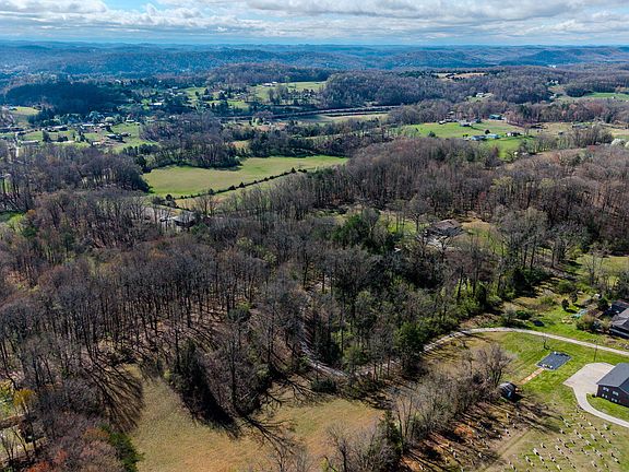 5th image of 243 Black Oak Rd