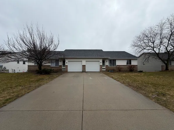 922 Vos St, Jenison, MI 49428
