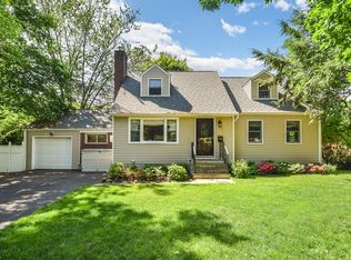 40 Avondale Rd, Harrison, NY 10528