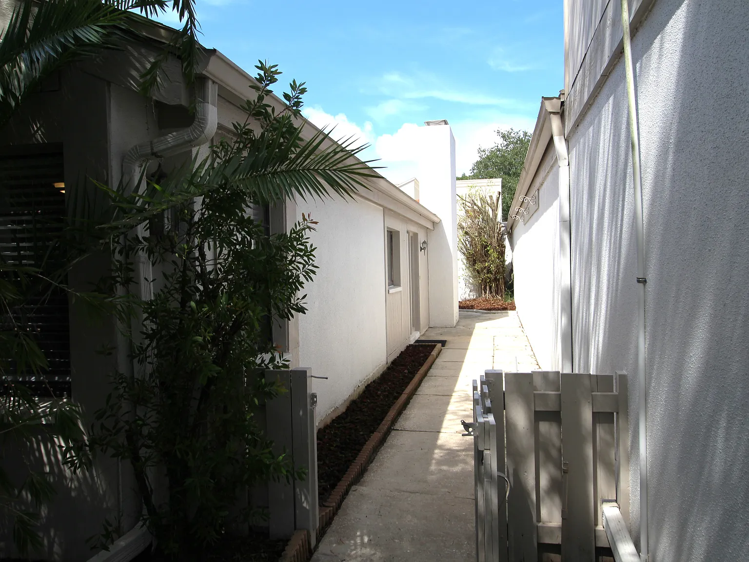 4 bed, 1730 sqft, $3,100 — Photo 3