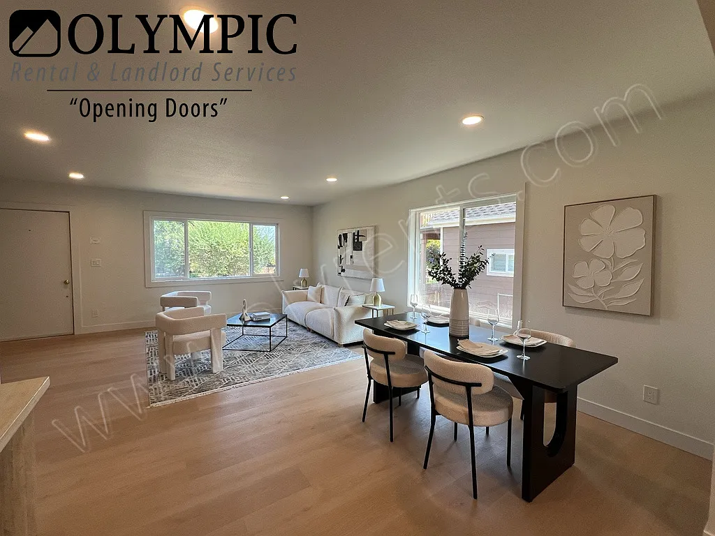 Newly Renovated - 3 bed, 1 bath - No Carpet! Fully Fenced! — Photo 4
