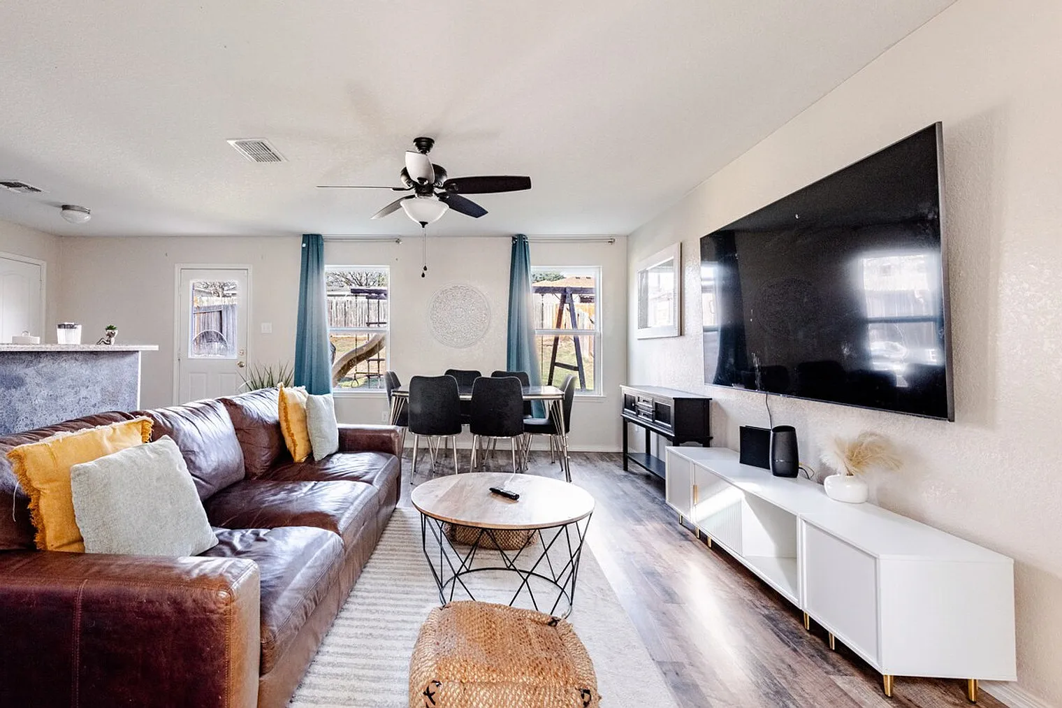 3 bed, 2.5 bath, $3,695 — Photo 1