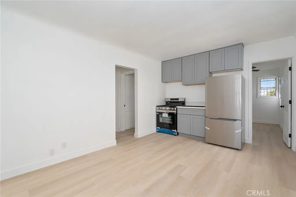 Building Photo - 240 E 84th St #TOWNHOUSE