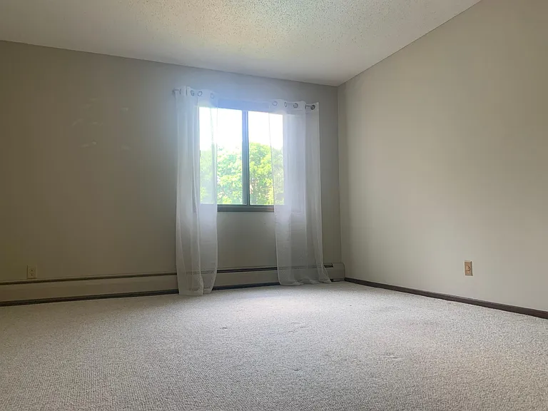Large 14x12 bedroom